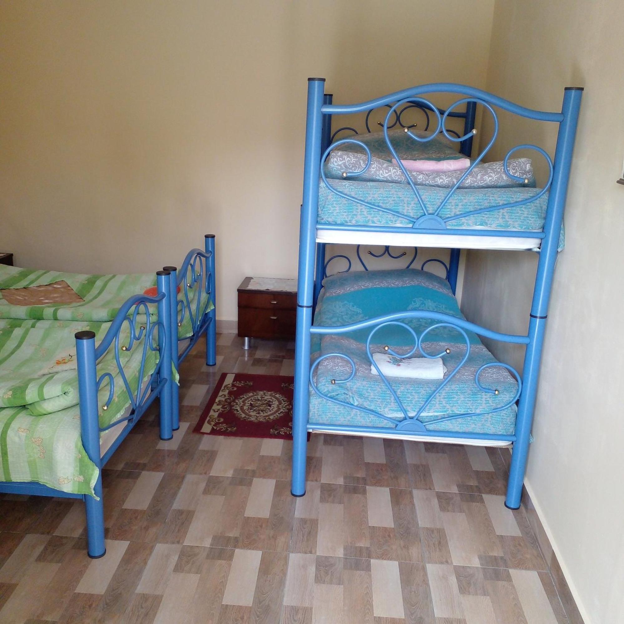 Giorgi'S Homestay クタイシ エクステリア 写真