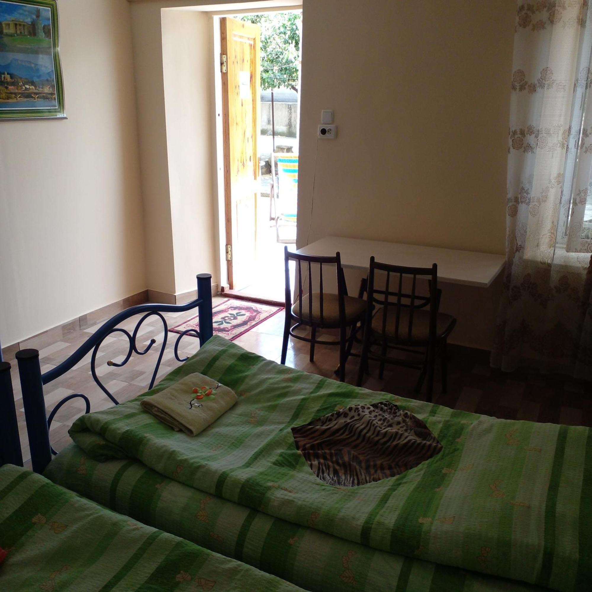 Giorgi'S Homestay クタイシ エクステリア 写真