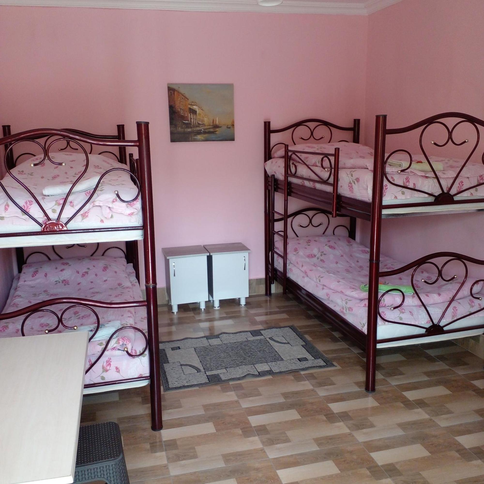 Giorgi'S Homestay クタイシ エクステリア 写真