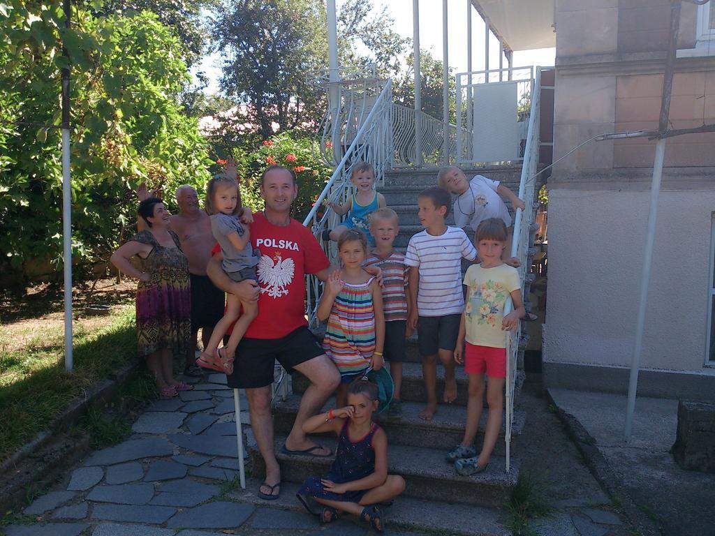 Giorgi'S Homestay クタイシ エクステリア 写真