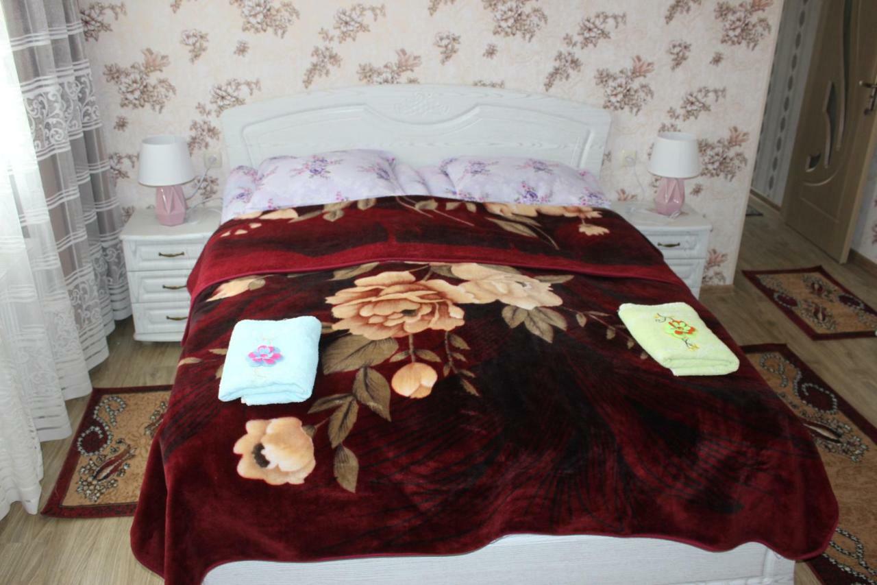 Giorgi'S Homestay クタイシ エクステリア 写真